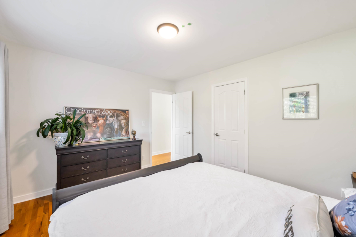 Laundry Room Photo of 11056 135a Street, Surrey, BC