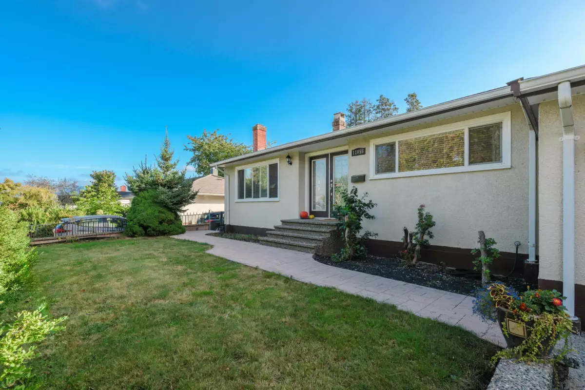 Living Room Photo of 11056 135a Street, Surrey, BC