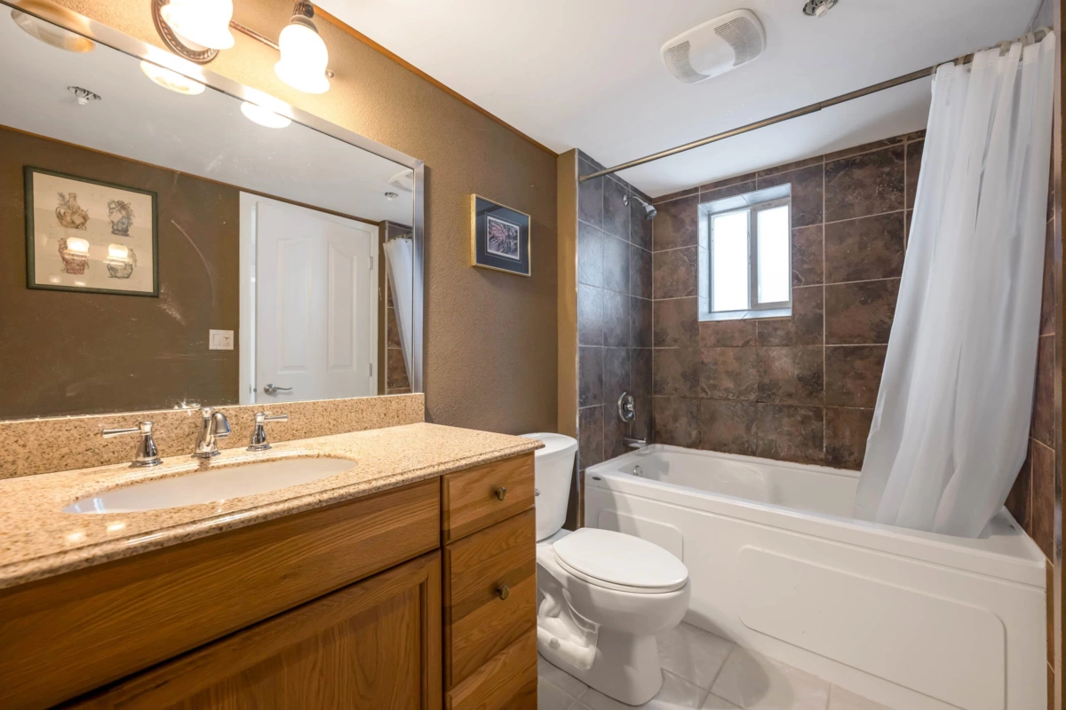 Swimming Pool Photo of 11056 135a Street, Surrey, BC