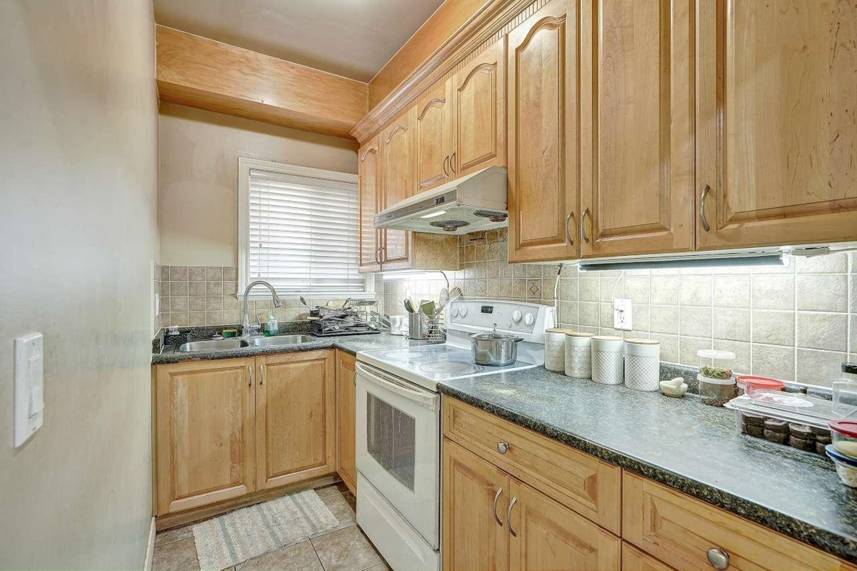 Basement Recreation Room Photo of 7869 147a Street, Surrey, BC