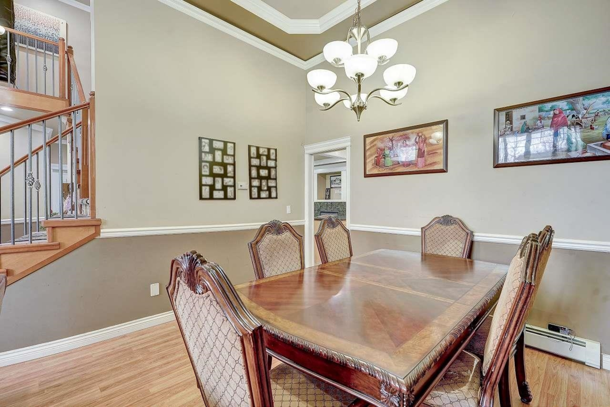 Breakfast Nook Photo of 7869 147a Street, Surrey, BC