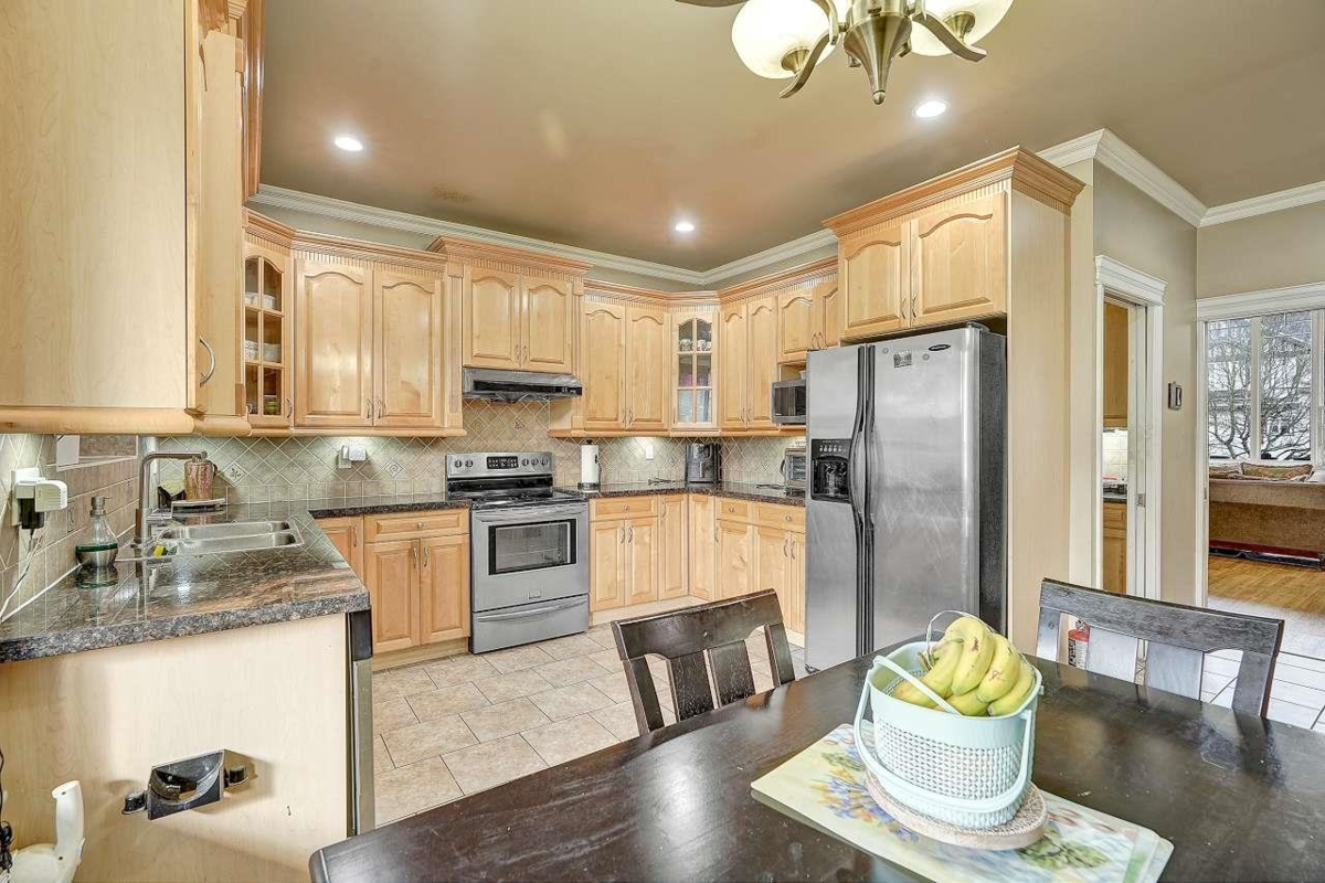 Guest Bathroom Photo of 7869 147a Street, Surrey, BC