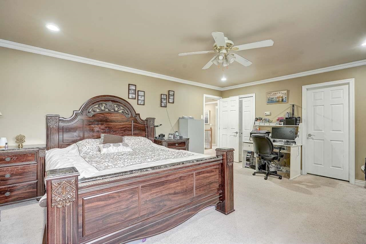 Hallway Photo of 7869 147a Street, Surrey, BC