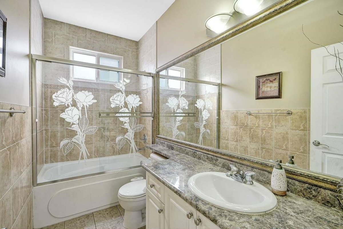 Mudroom Photo of 7869 147a Street, Surrey, BC