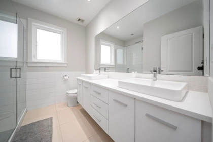 Primary Bathroom Photo of 18 Hythe Avenue, Burnaby, BC