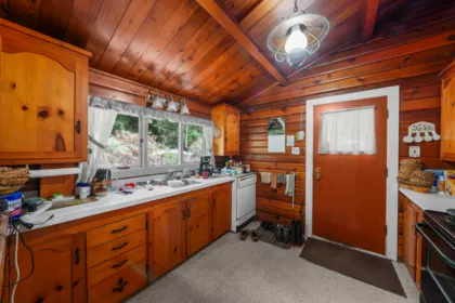 Kitchen Photo of 10941 249 Street, Maple Ridge, BC