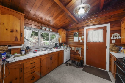 Kitchen Photo of 10941 249 Street, Maple Ridge, BC