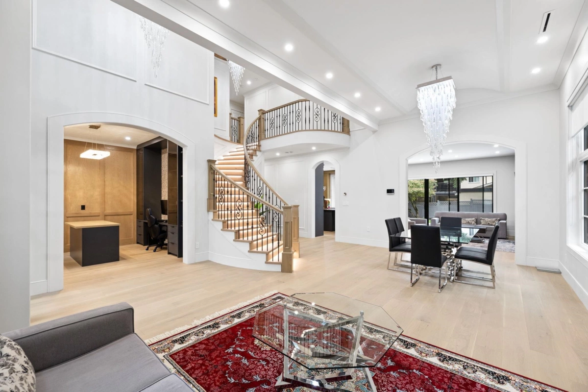 Kitchen Island Photo of 10258 128a Street, Surrey, BC