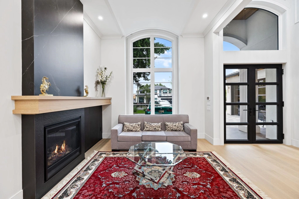 Kitchen Photo of 10258 128a Street, Surrey, BC