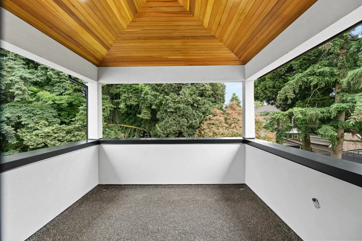 Laundry Room Photo of 10258 128a Street, Surrey, BC