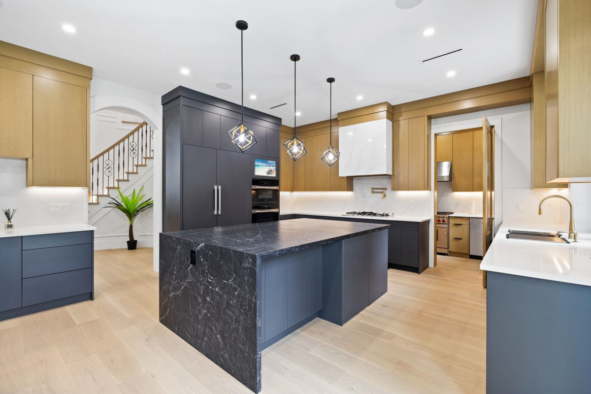 Primary Bathroom Photo of 10258 128a Street, Surrey, BC