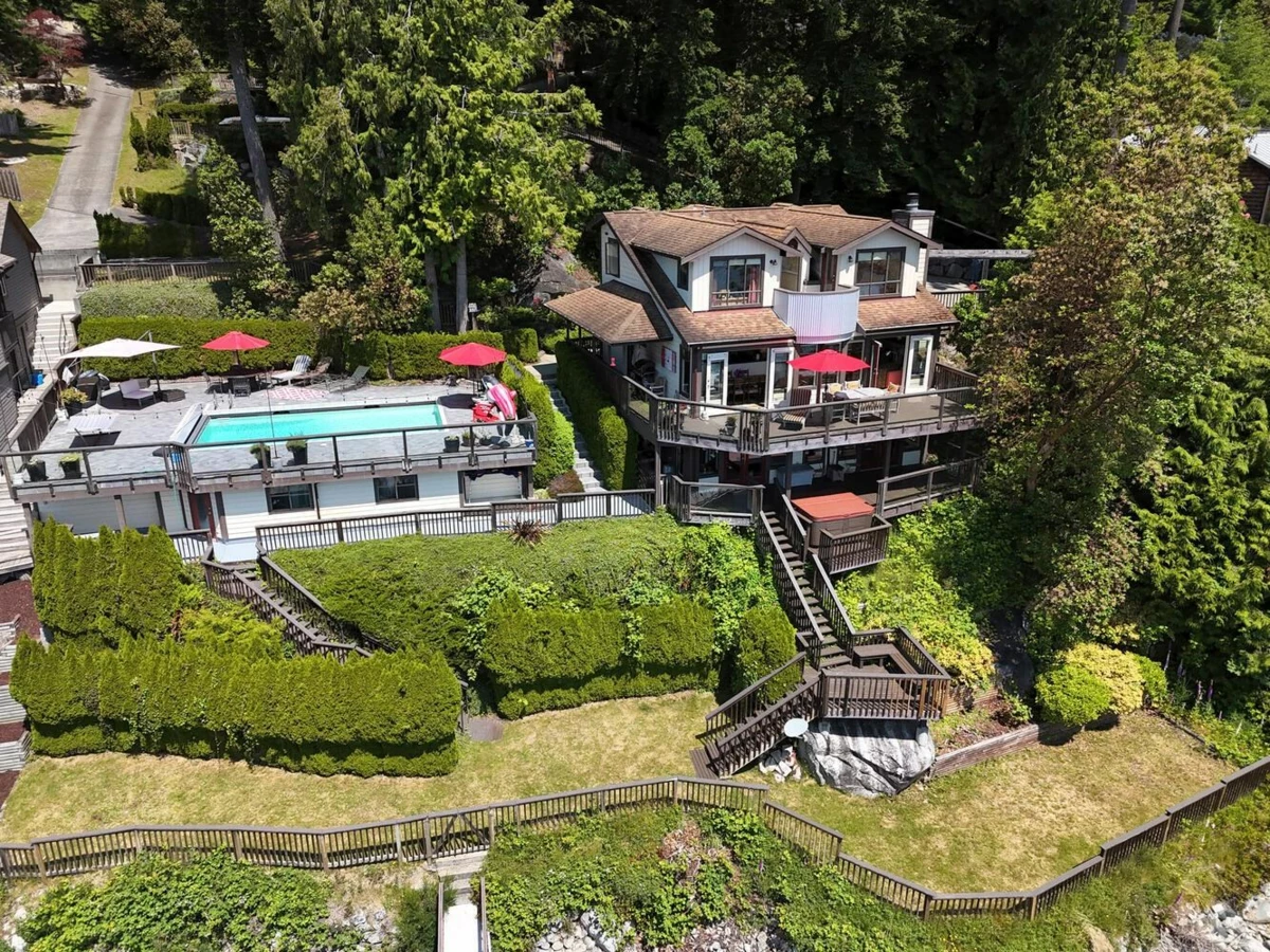 Dining Area Photo of 4836 Sinclair Bay Road, Garden Bay, BC