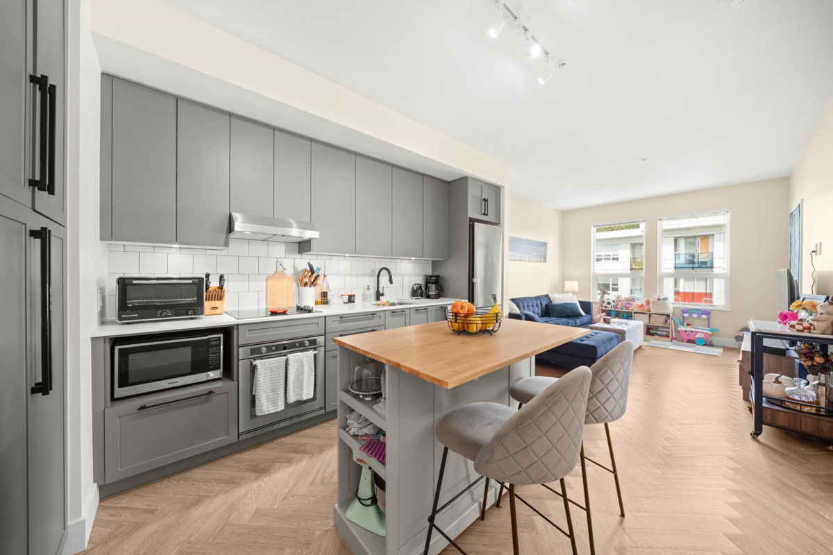 Kitchen Photo of 514 9228 Slopes Mews, Burnaby, BC