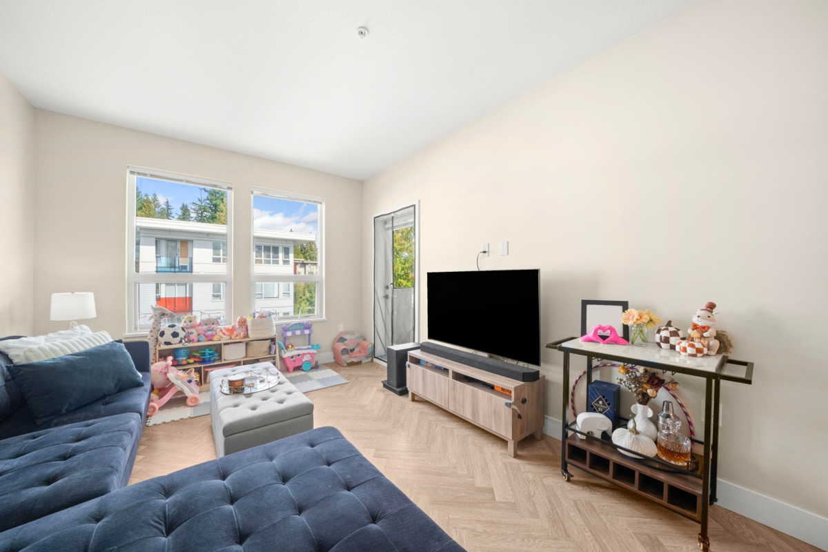 Primary Bathroom Photo of 514 9228 Slopes Mews, Burnaby, BC