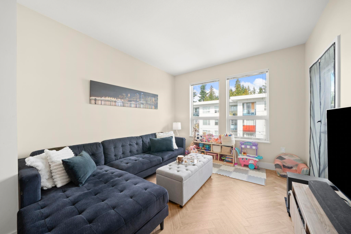 Walk-In Closet Photo of 514 9228 Slopes Mews, Burnaby, BC