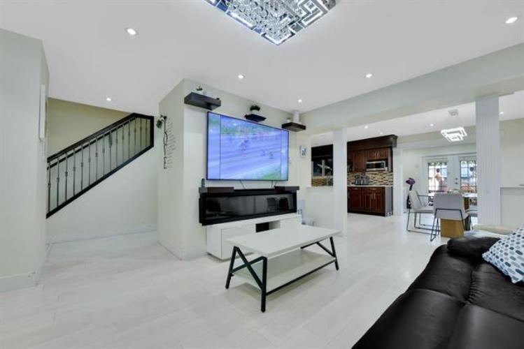 Breakfast Nook Photo of 9068 146a Street, Surrey, BC