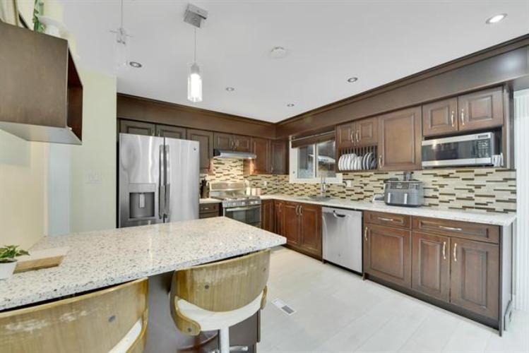 Guest Bathroom Photo of 9068 146a Street, Surrey, BC