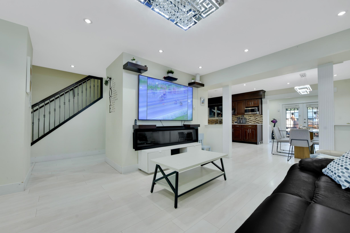 Living Room Photo of 9068 146a Street, Surrey, BC