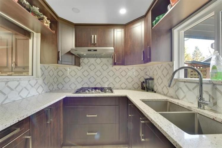 Mudroom Photo of 9068 146a Street, Surrey, BC