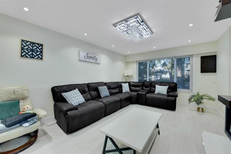 Walk-In Closet Photo of 9068 146a Street, Surrey, BC