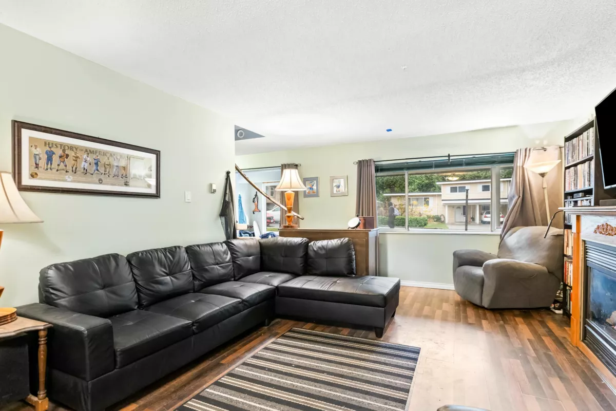 Living Room Photo of 21127 Wicklund Avenue, Maple Ridge, BC