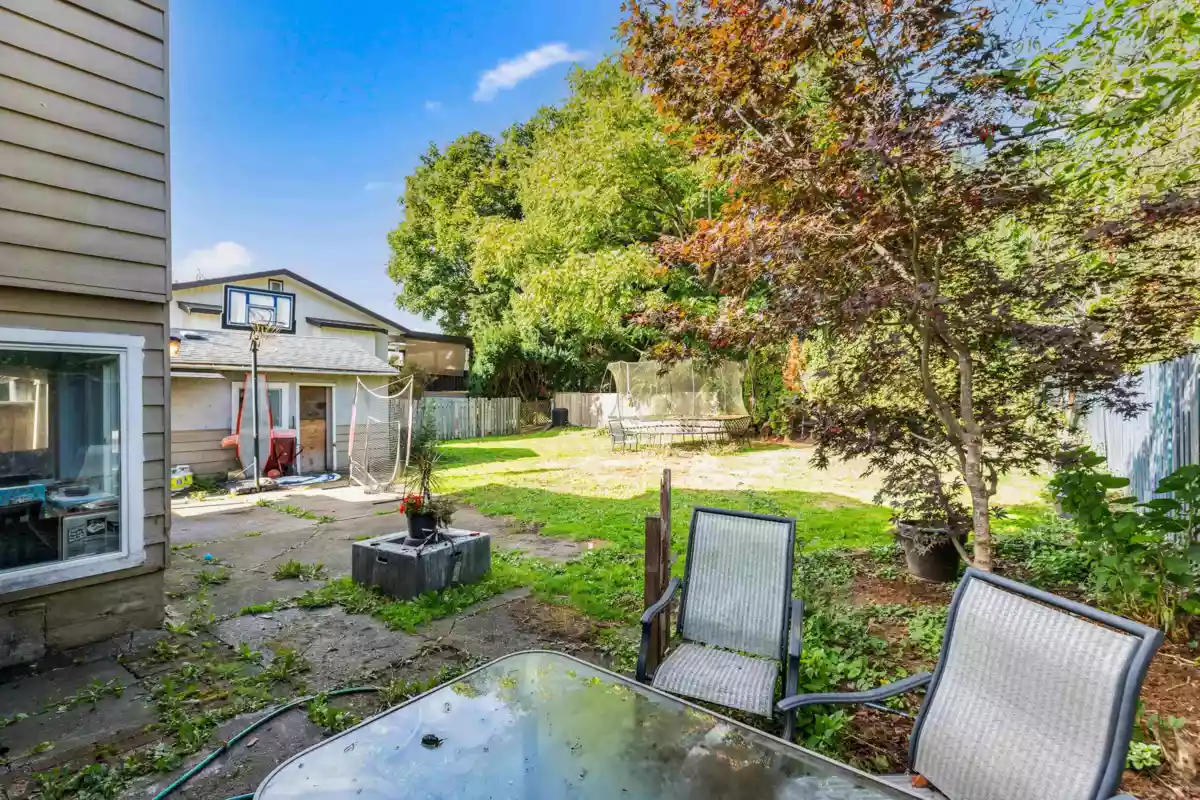 Swimming Pool Photo of 21127 Wicklund Avenue, Maple Ridge, BC