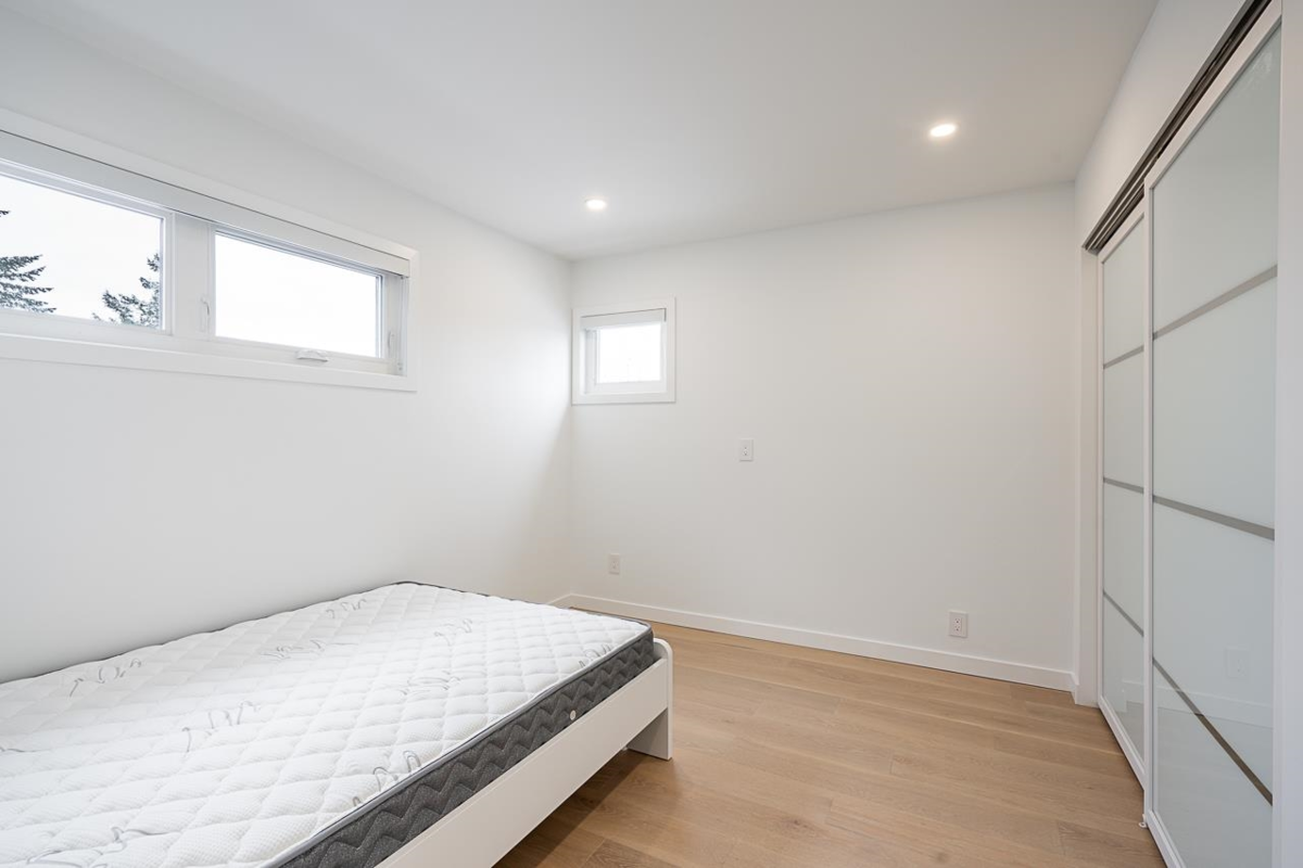 Entry Foyer Photo of 6540 Juniper Drive, Richmond, BC