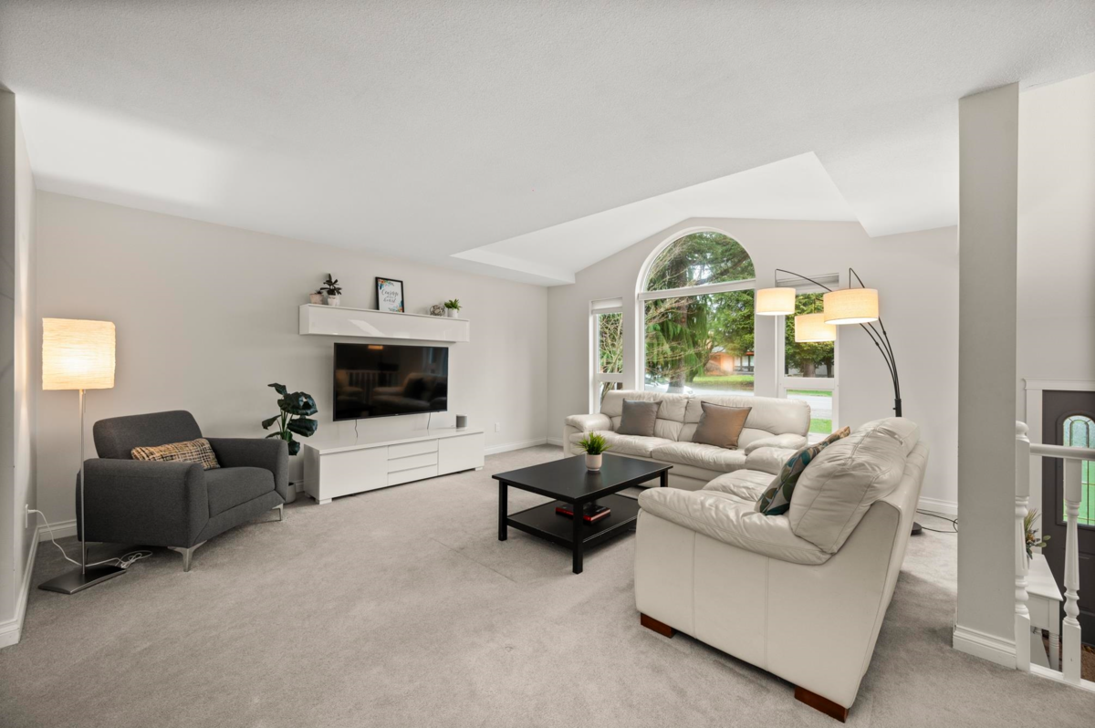 Breakfast Nook Photo of 8995 Trattle Street, Langley, BC