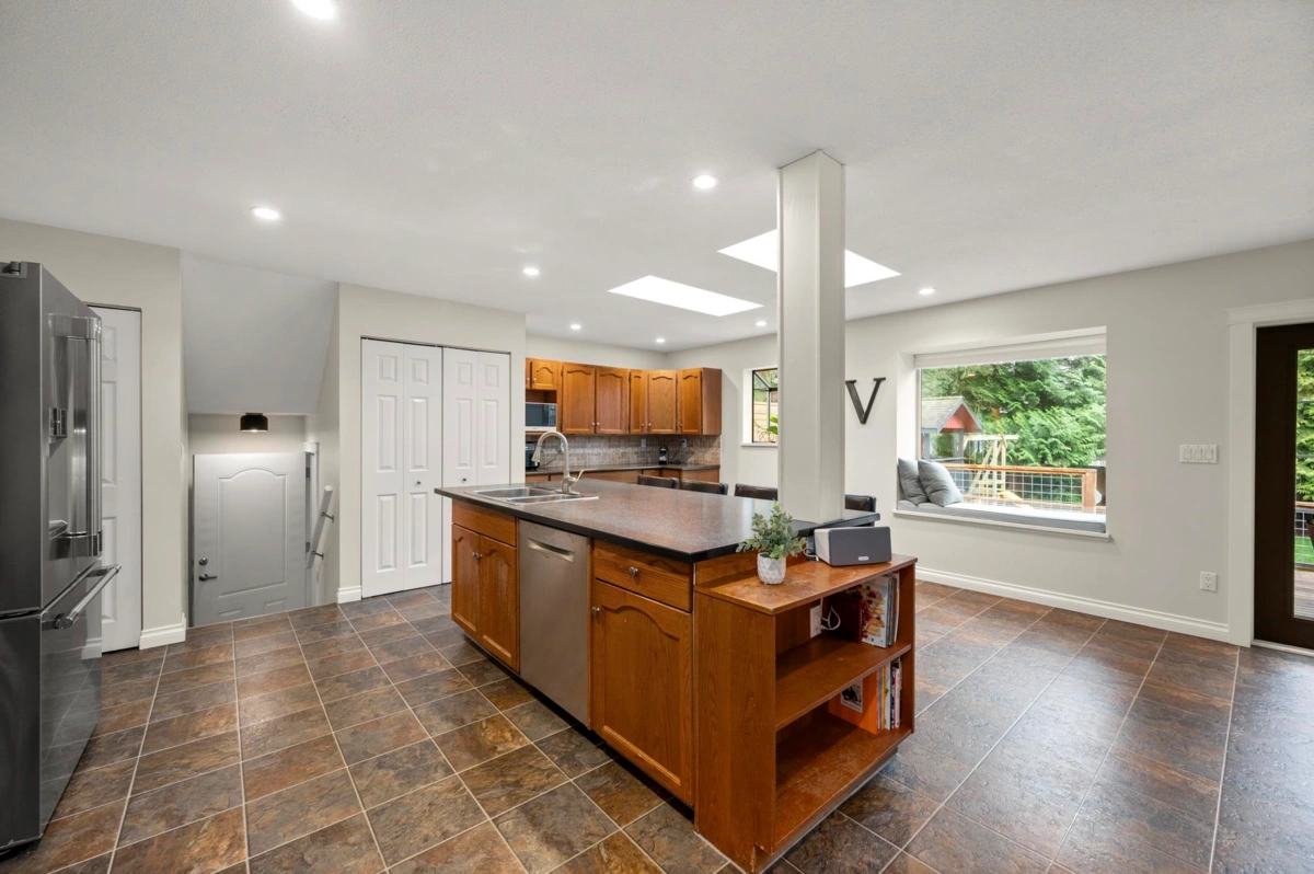 Guest Bathroom Photo of 8995 Trattle Street, Langley, BC