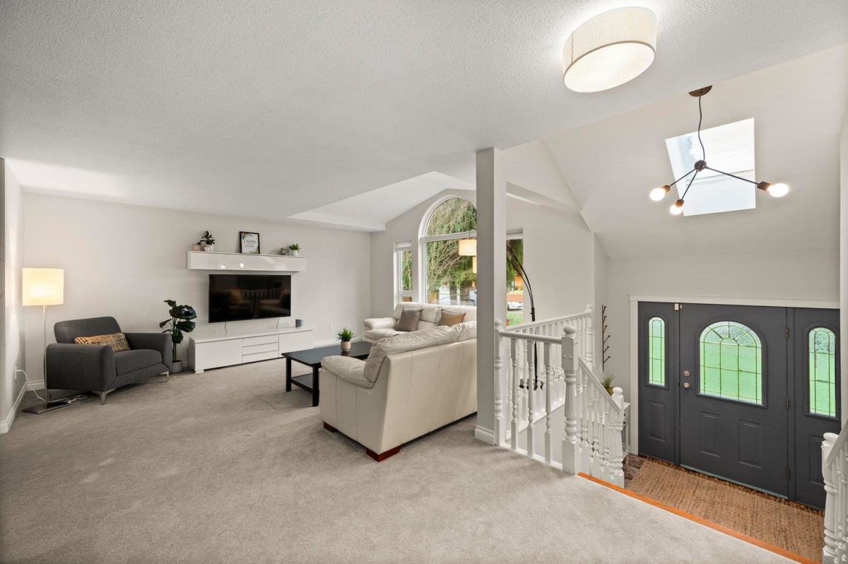 Kitchen Island Photo of 8995 Trattle Street, Langley, BC
