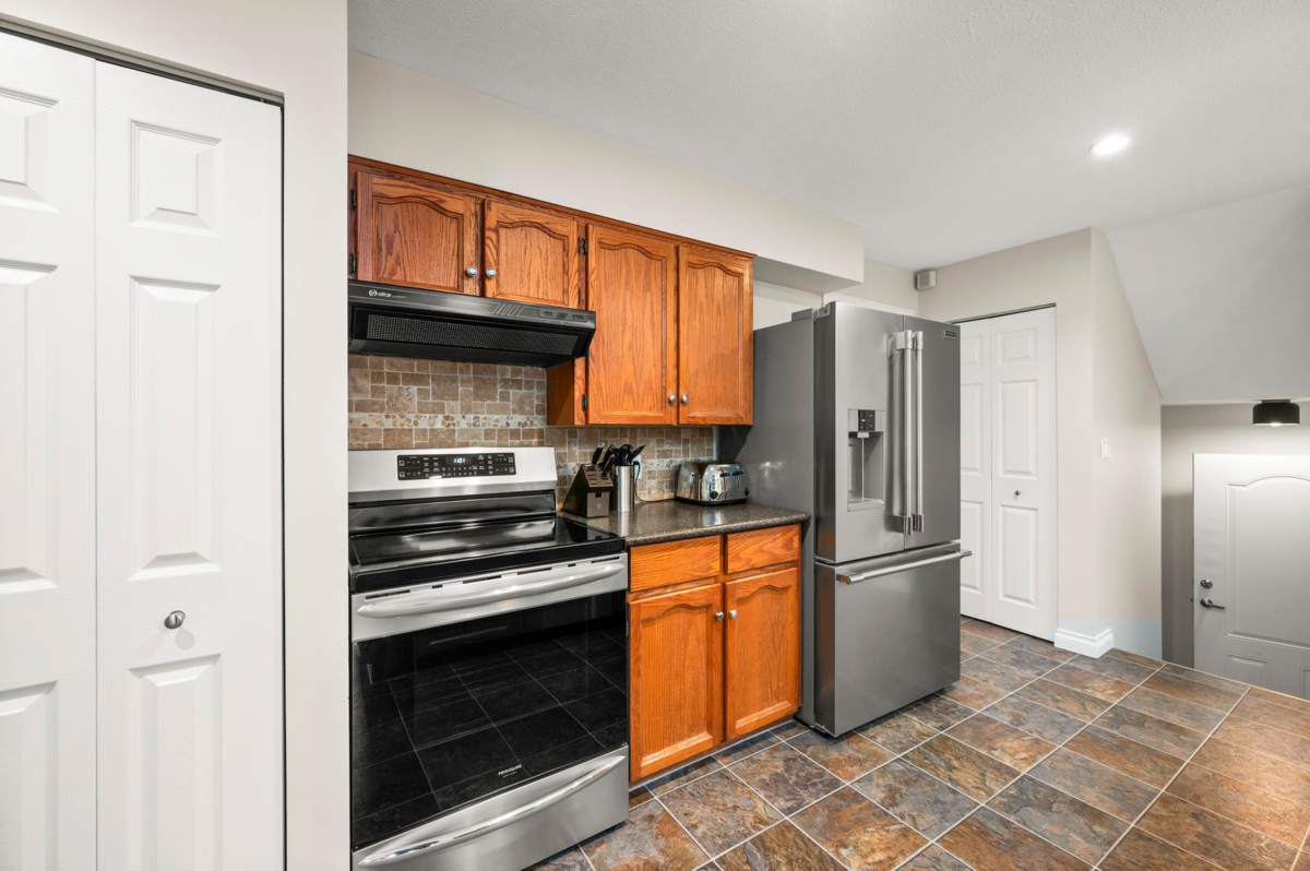 Walk-In Closet Photo of 8995 Trattle Street, Langley, BC