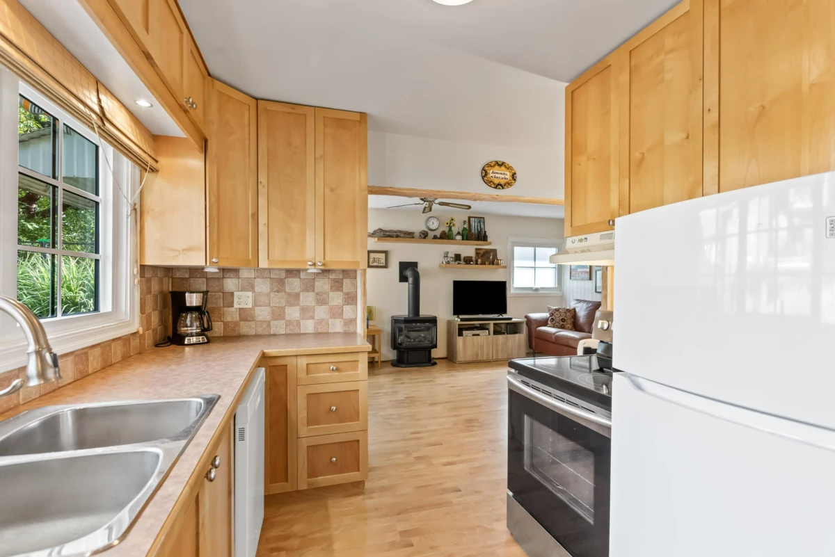 Breakfast Nook Photo of 279 Fir Street, Chilliwack, BC