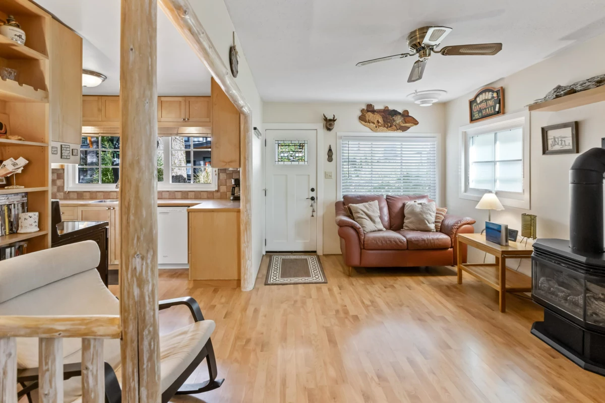 Guest Bathroom Photo of 279 Fir Street, Chilliwack, BC