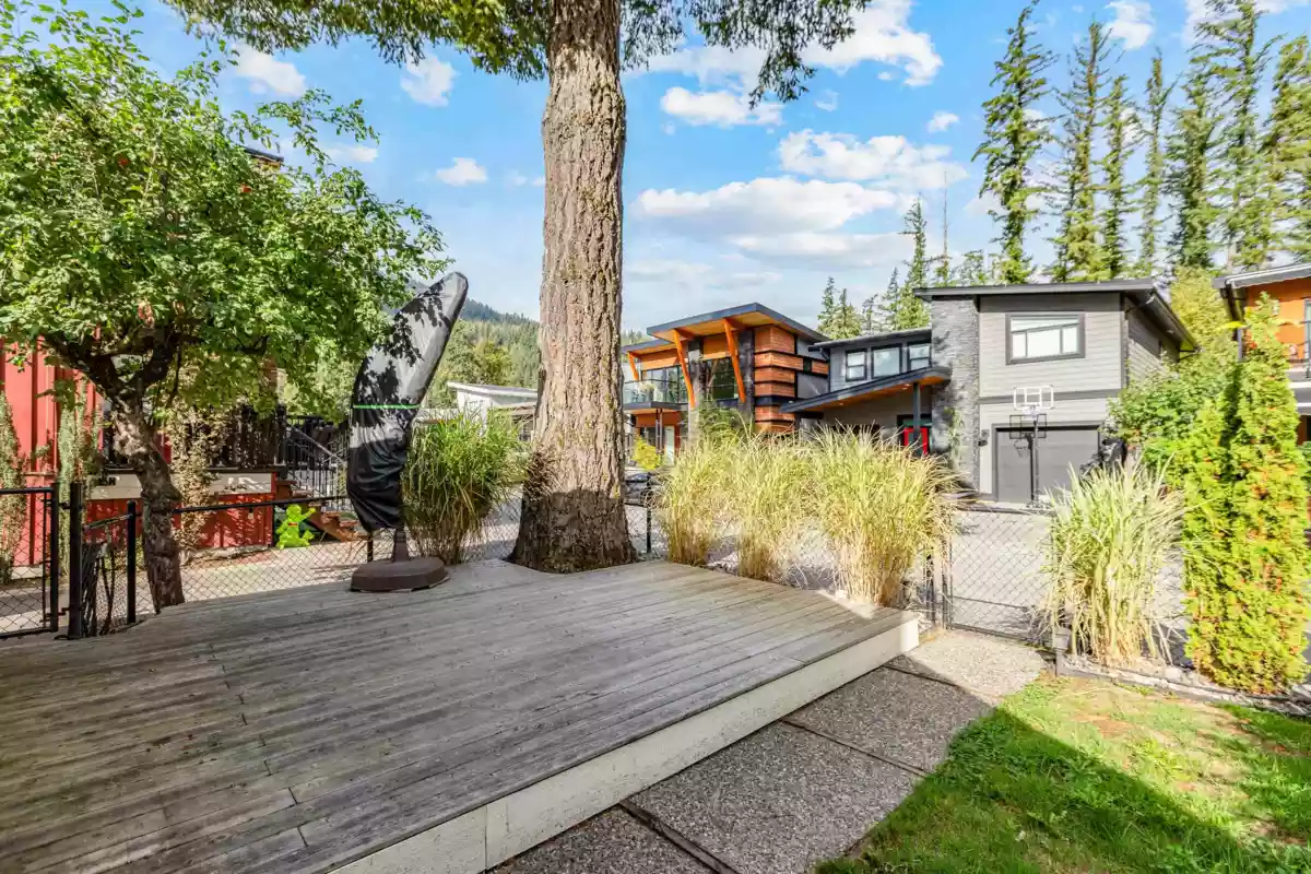 Kitchen Island Photo of 279 Fir Street, Chilliwack, BC