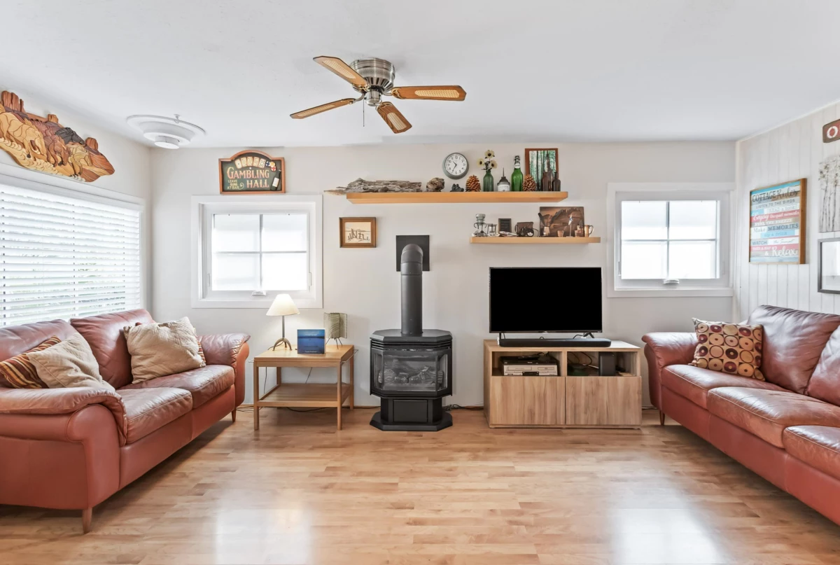 Walk-In Closet Photo of 279 Fir Street, Chilliwack, BC