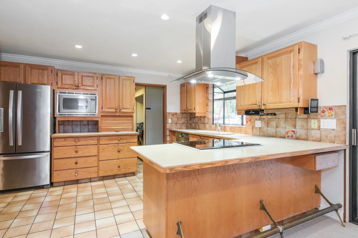 Walk-In Closet Photo of 2143 180 Street, Surrey, BC