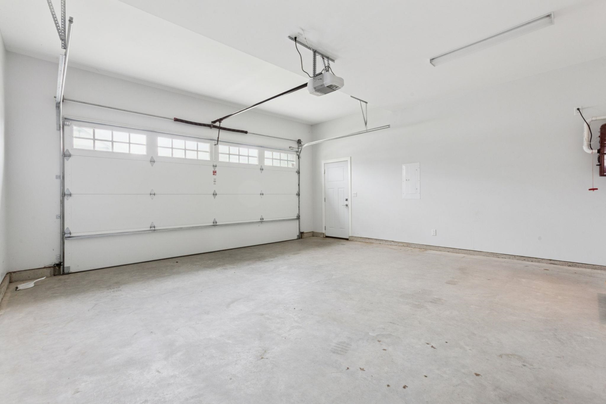 Hot Tub / Spa Photo of 4668 Robin Lane, Tsawwassen, BC