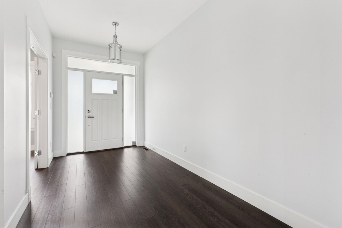 Living Room Photo of 4668 Robin Lane, Tsawwassen, BC