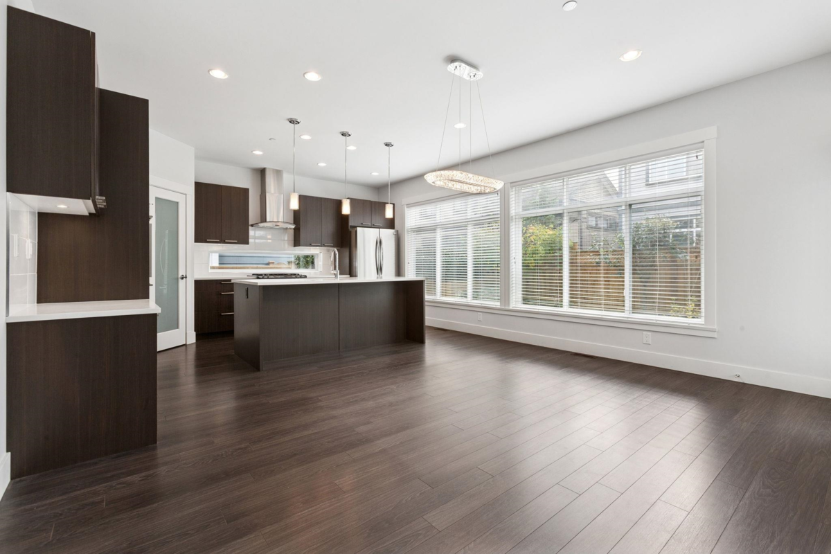 Walk-In Closet Photo of 4668 Robin Lane, Tsawwassen, BC