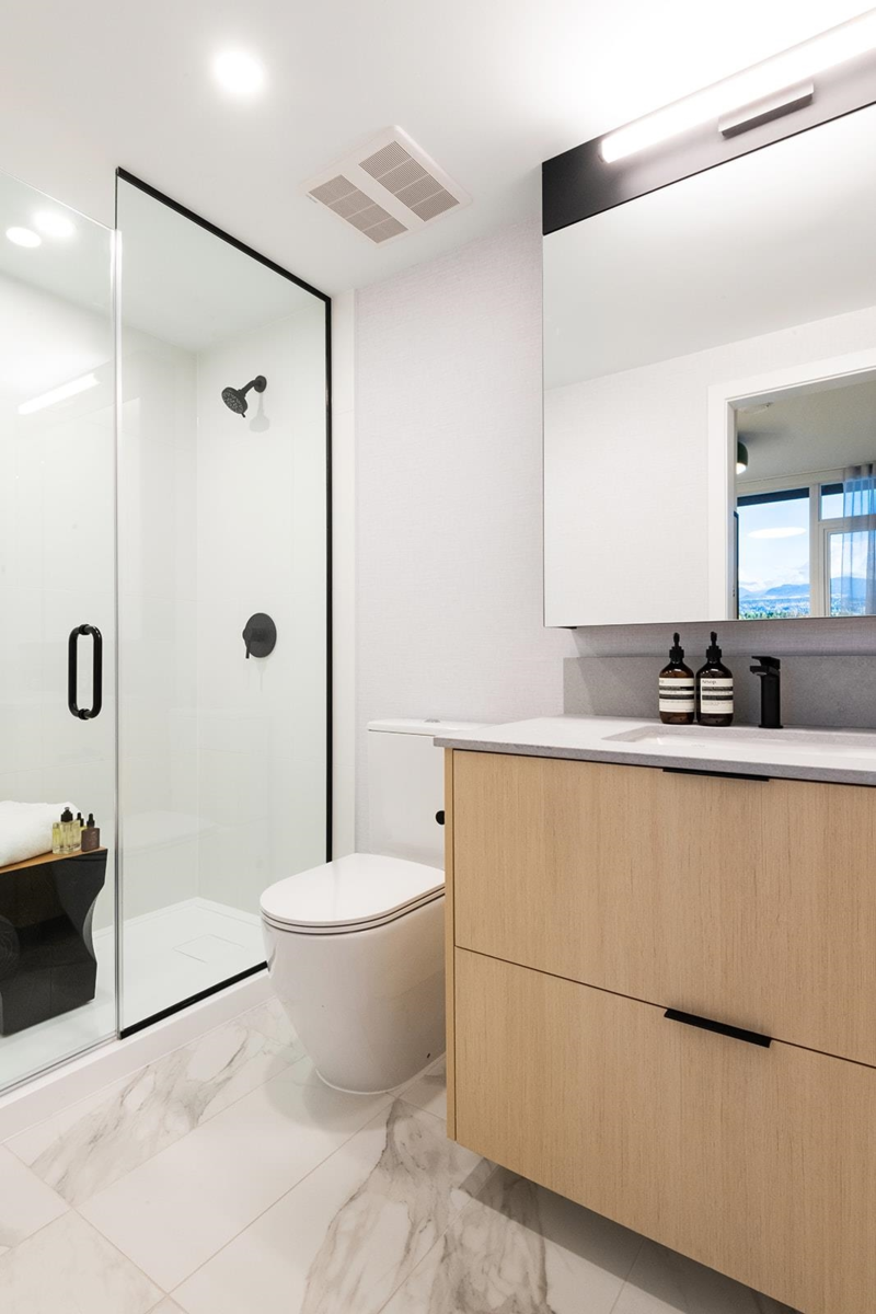 Dining Area Photo of 705 13738 Central Avenue, Surrey, BC