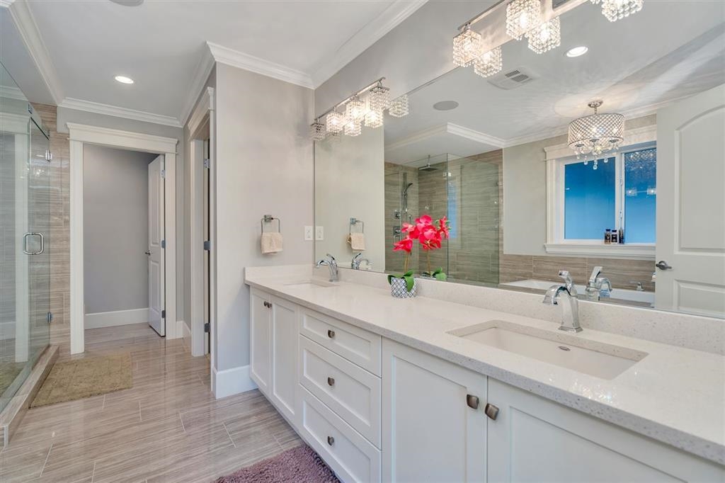 Laundry Room Photo of 16329 8 Avenue, Surrey, BC