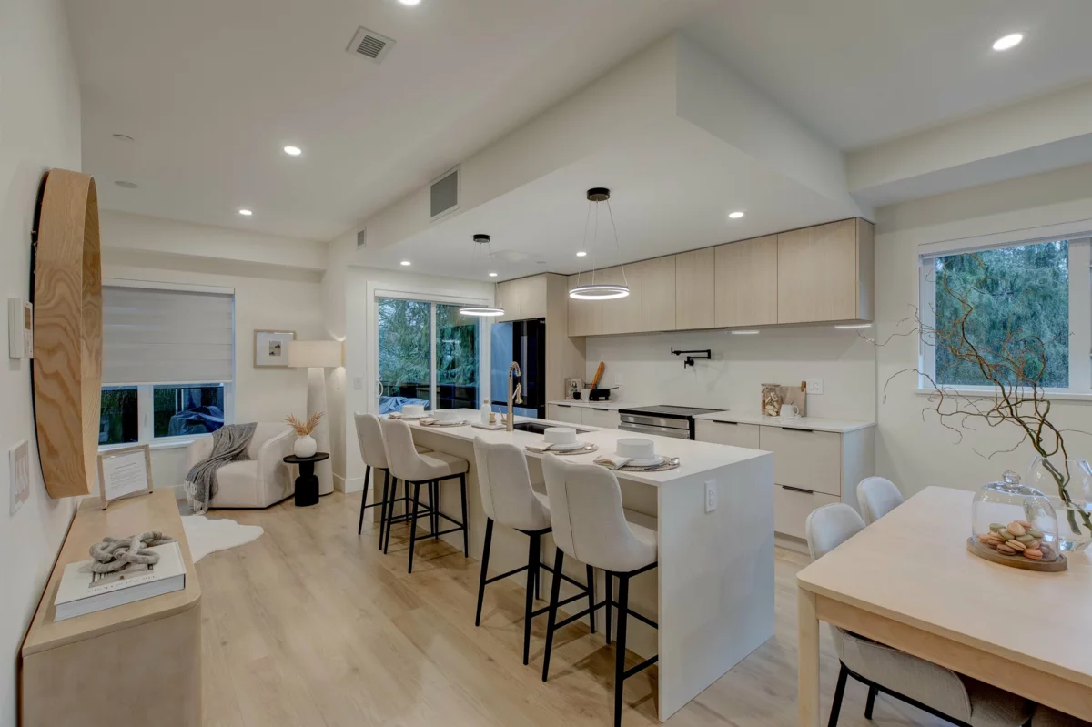 Kitchen Photo of 2 339 Keary Street, New Westminster, BC