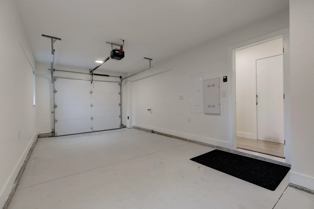 Outdoor Deck Photo of 2 339 Keary Street, New Westminster, BC