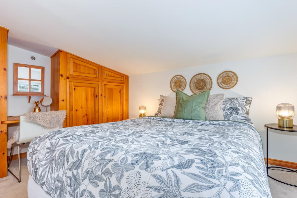 Kitchen Island Photo of 417 2111 Whistler Road, Whistler, BC