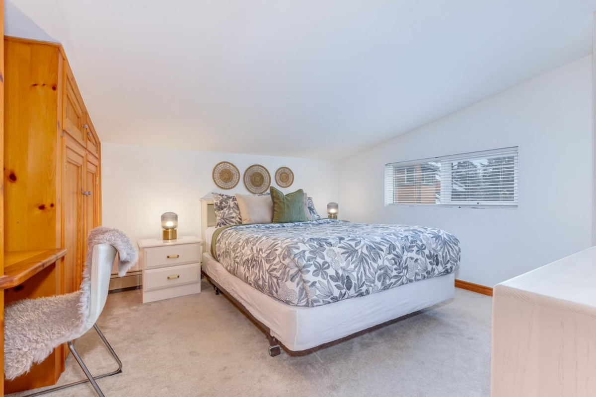 Kitchen Photo of 417 2111 Whistler Road, Whistler, BC