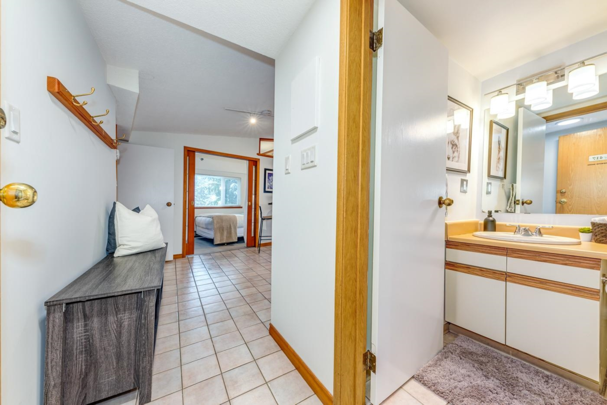 Primary Bathroom Photo of 417 2111 Whistler Road, Whistler, BC