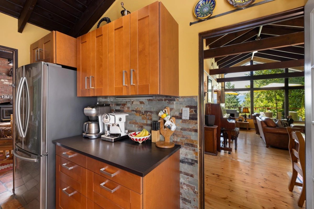 Basement Recreation Room Photo of 315 Bayview Road, Lions Bay, BC