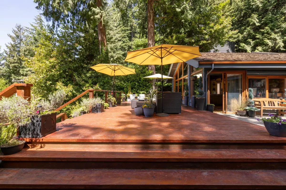 Family Room Photo of 315 Bayview Road, Lions Bay, BC