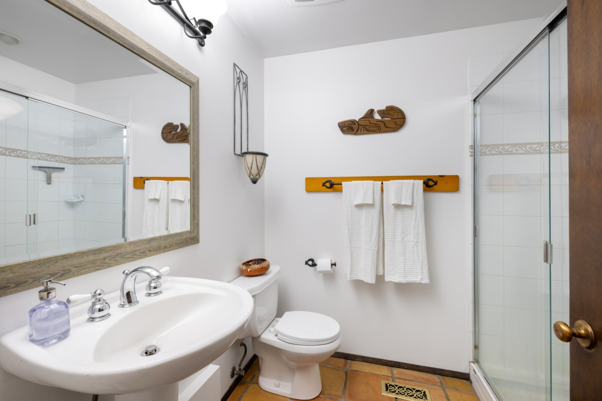 Garage Interior Photo of 315 Bayview Road, Lions Bay, BC