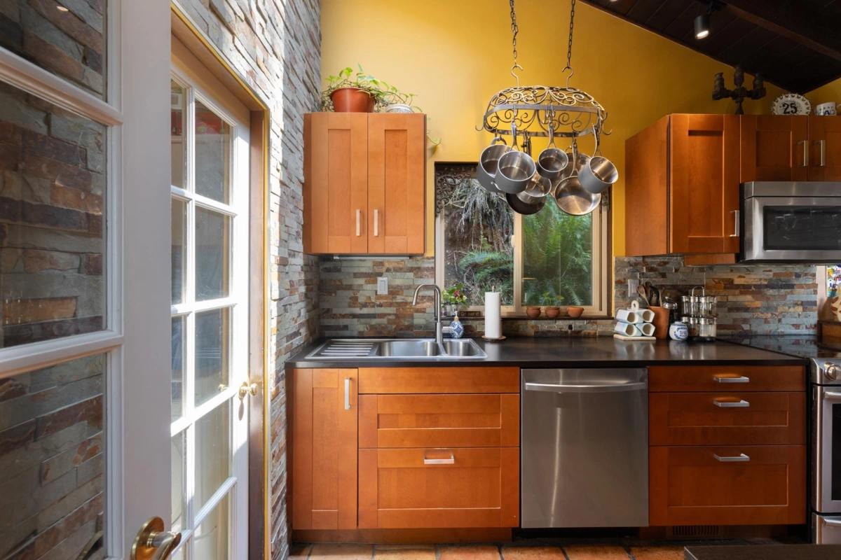 Guest Bathroom Photo of 315 Bayview Road, Lions Bay, BC